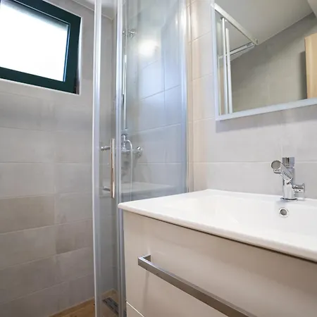 招待所 Modrave Robizon *