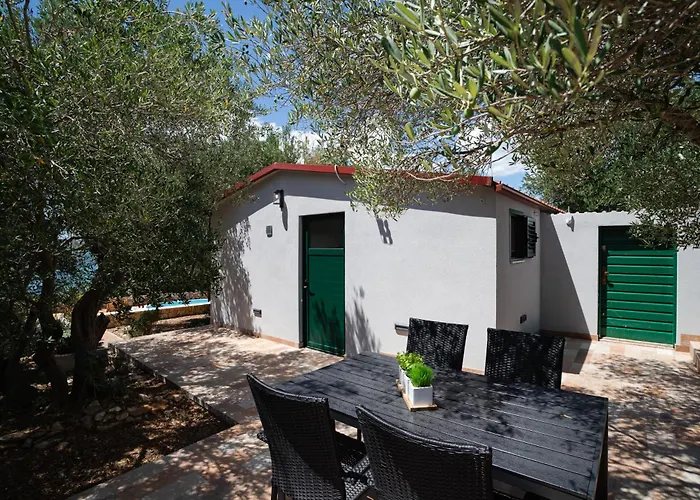 Modrave Robizon 穆泰尔岛